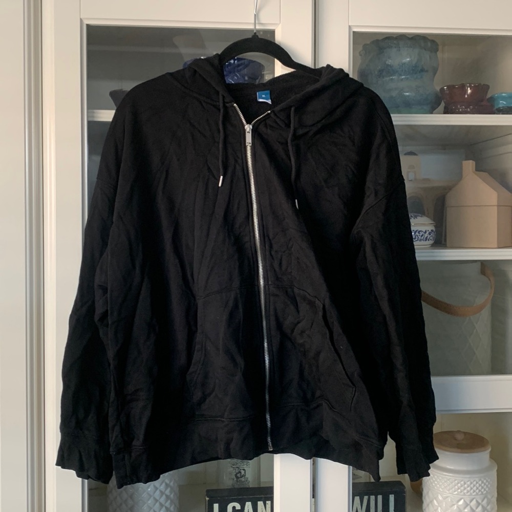 black zip up jacket
